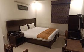 Hotel Clark Heights